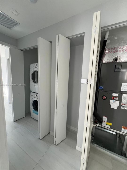 For Sale: $1,599,990 (4 beds, 3 baths, 2400 Square Feet)