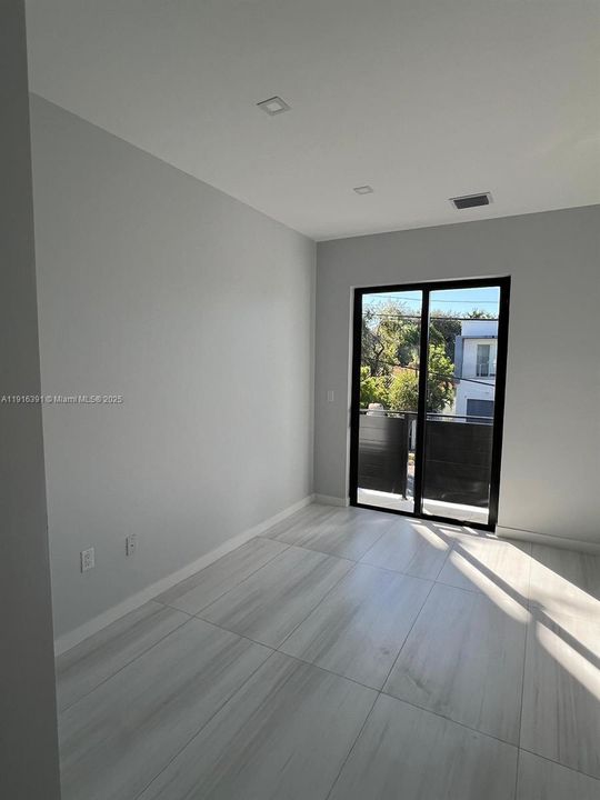 For Sale: $1,599,990 (4 beds, 3 baths, 2400 Square Feet)