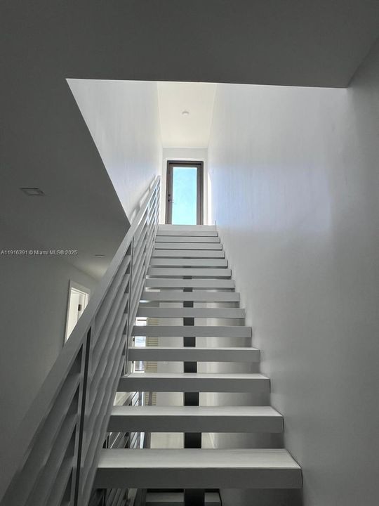 For Sale: $1,599,990 (4 beds, 3 baths, 2400 Square Feet)