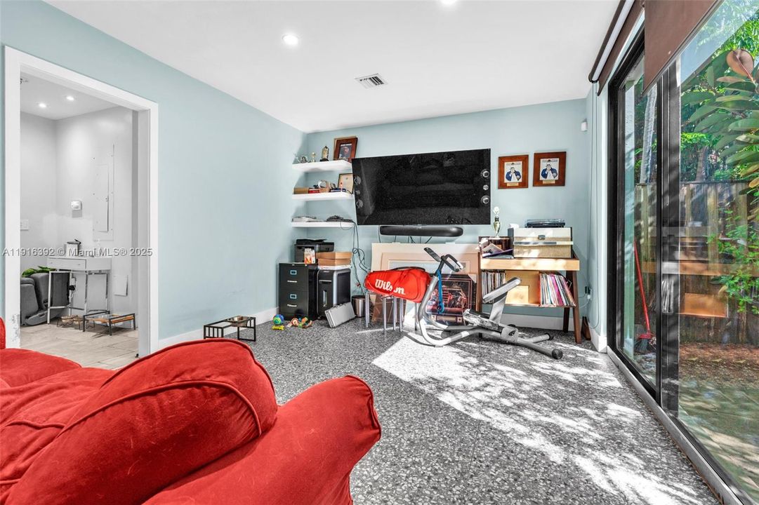 For Sale: $1,500,000 (5 beds, 3 baths, 2649 Square Feet)