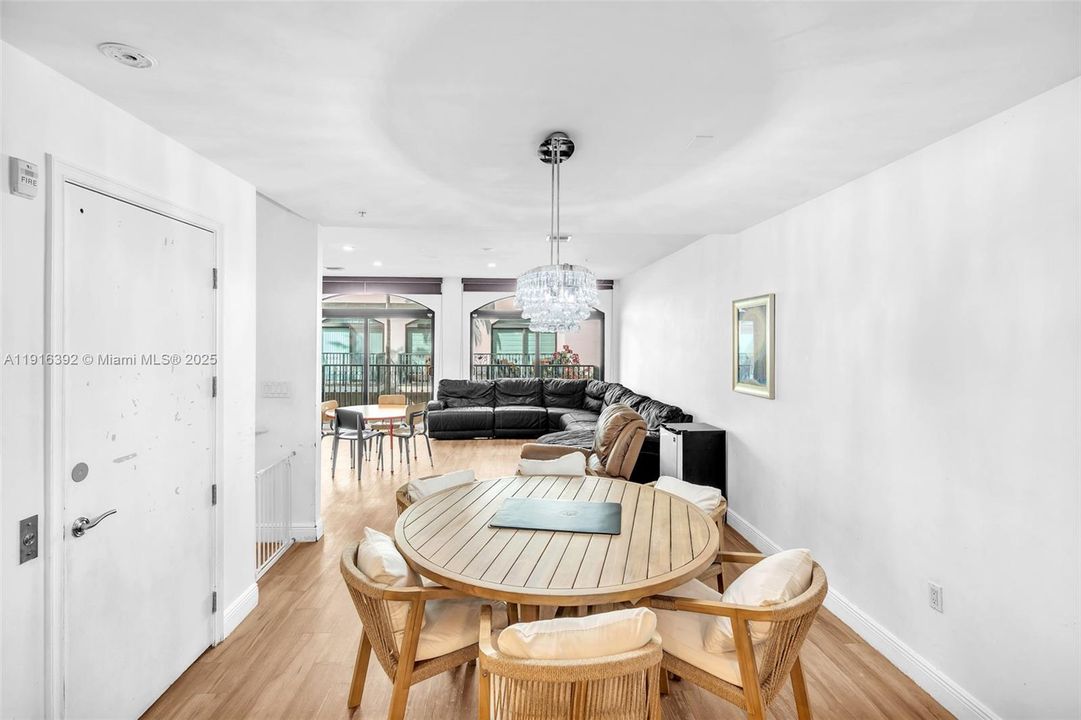 For Sale: $1,500,000 (5 beds, 3 baths, 2649 Square Feet)