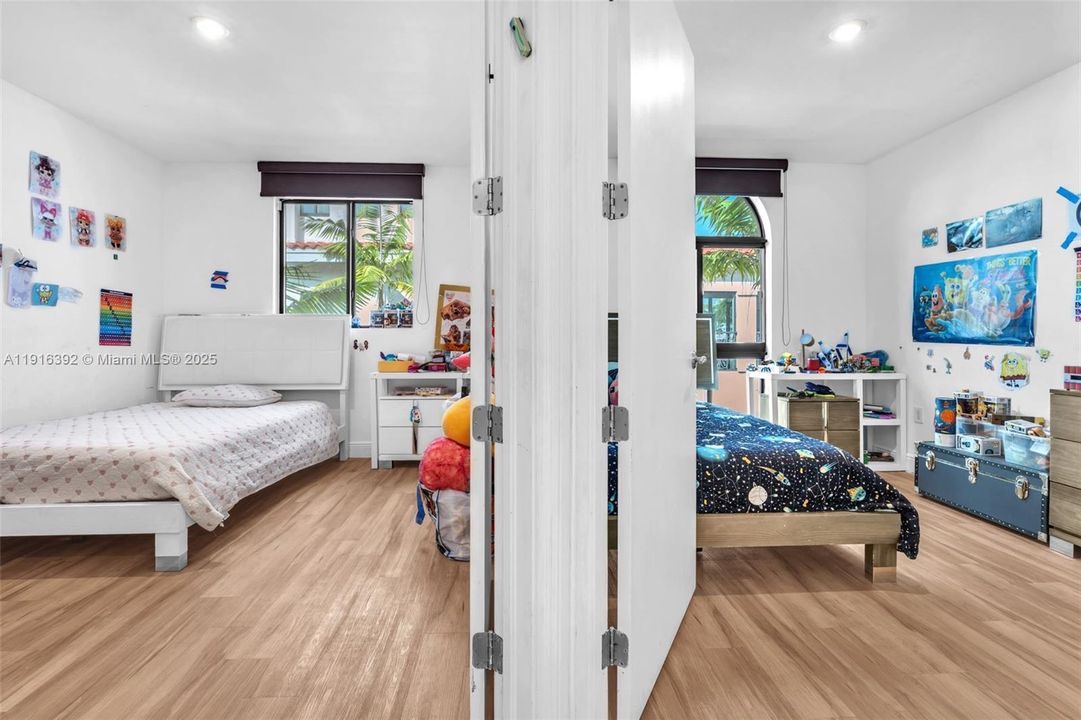 For Sale: $1,500,000 (5 beds, 3 baths, 2649 Square Feet)