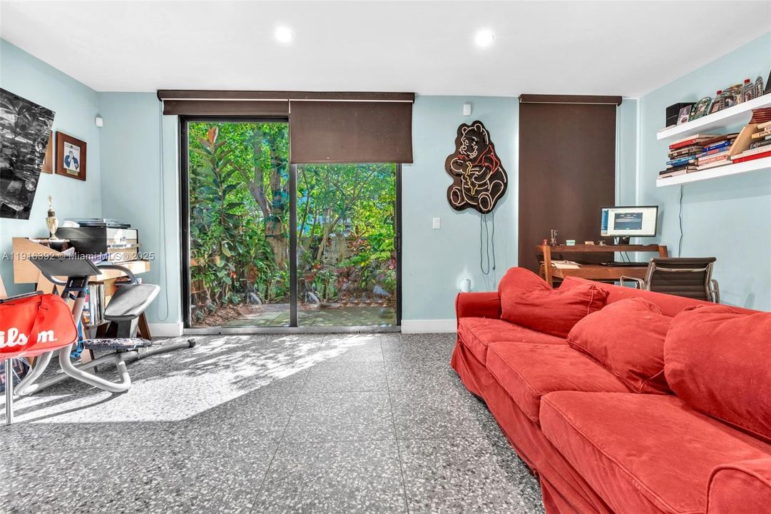 For Sale: $1,500,000 (5 beds, 3 baths, 2649 Square Feet)