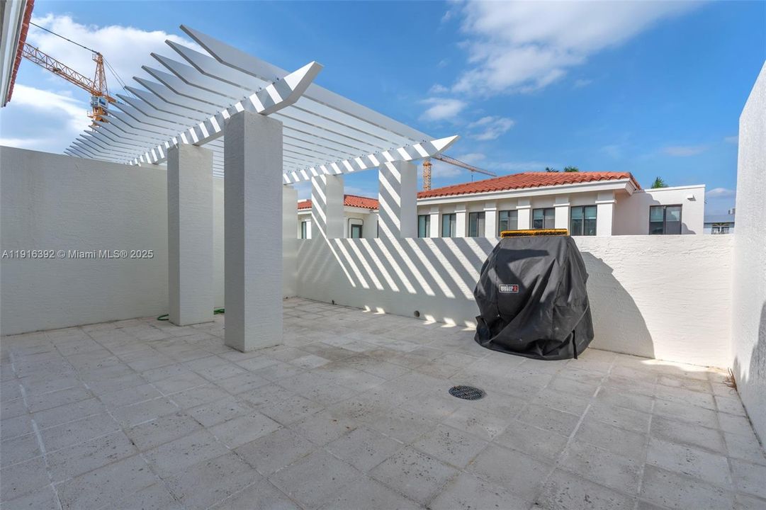 For Sale: $1,500,000 (5 beds, 3 baths, 2649 Square Feet)