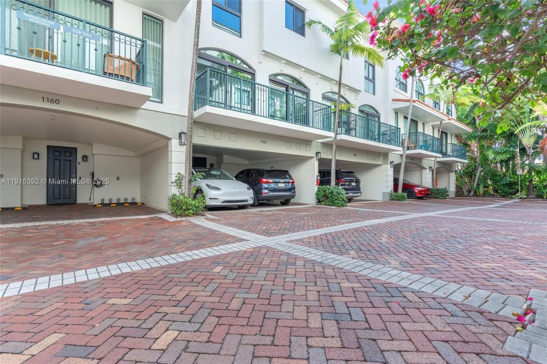 For Sale: $1,500,000 (5 beds, 3 baths, 2649 Square Feet)