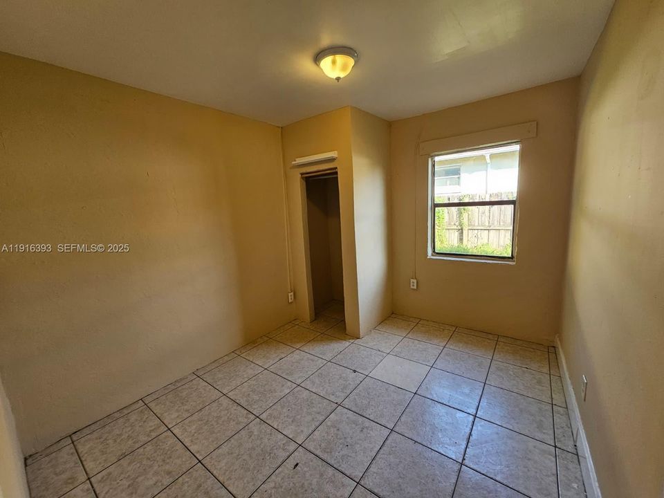 En Venta: $450,000 (6 camas, 2 baños, 1866 Pies cuadrados)