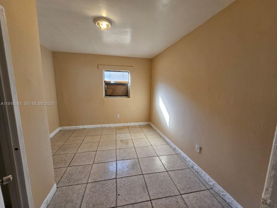 En Venta: $450,000 (6 camas, 2 baños, 1866 Pies cuadrados)