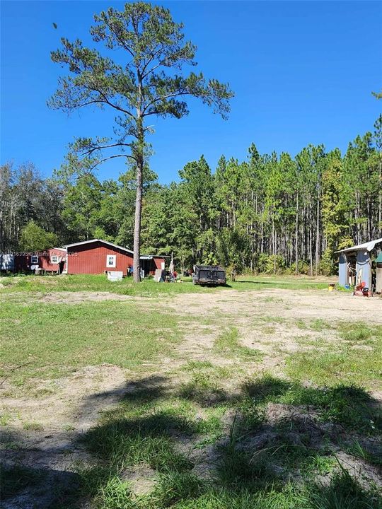 待售: $390,000 (3.70 acres)