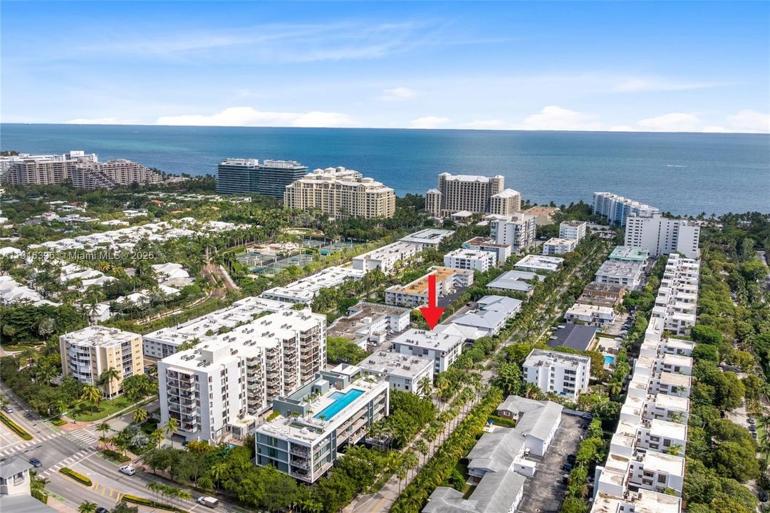 For Sale: $975,000 (2 beds, 2 baths, 1212 Square Feet)