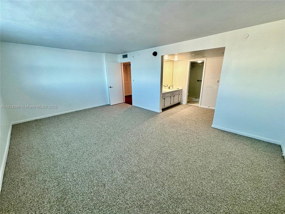 For Rent: $5,500 (2 beds, 2 baths, 1496 Square Feet)