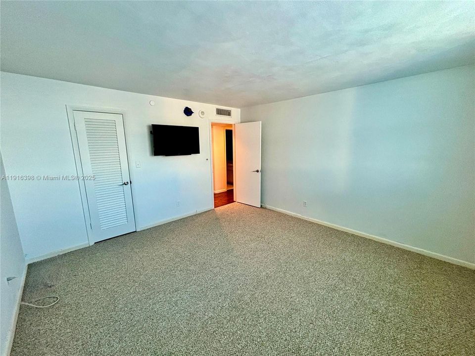 For Rent: $5,500 (2 beds, 2 baths, 1496 Square Feet)