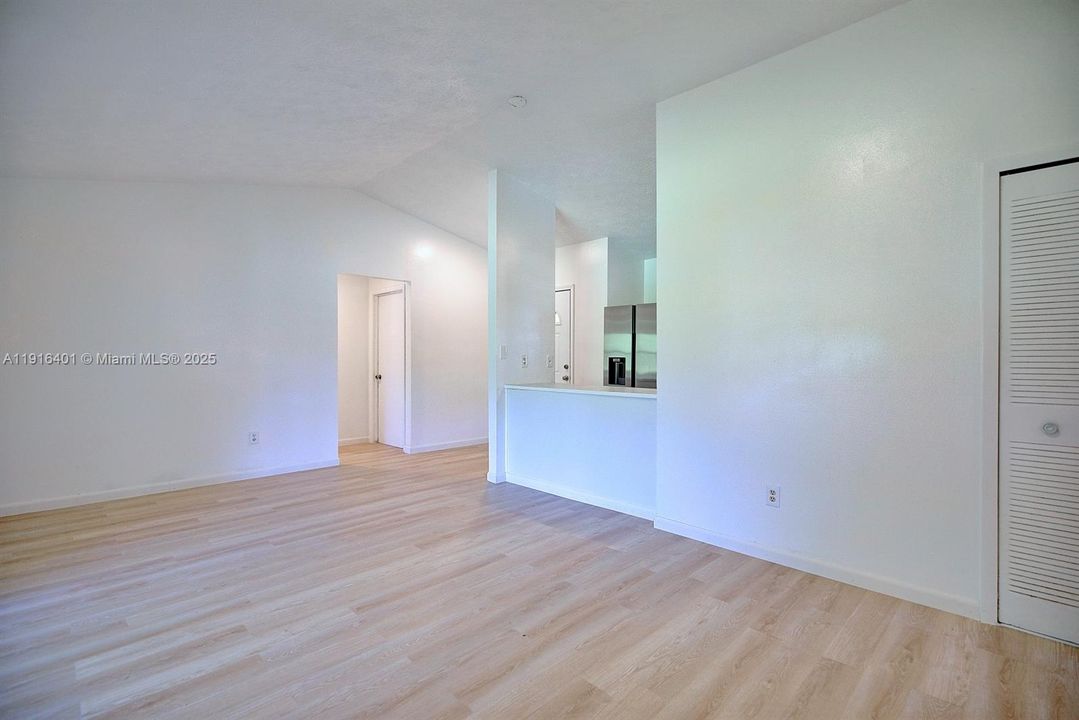 For Rent: $1,850 (3 beds, 2 baths, 1411 Square Feet)