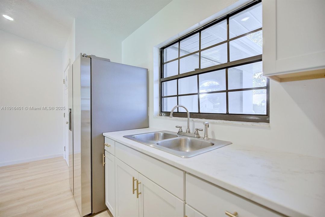 For Rent: $1,850 (3 beds, 2 baths, 1411 Square Feet)