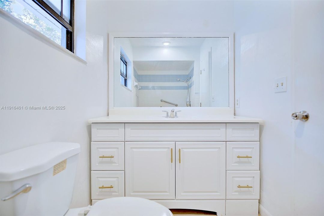 For Rent: $1,850 (3 beds, 2 baths, 1411 Square Feet)