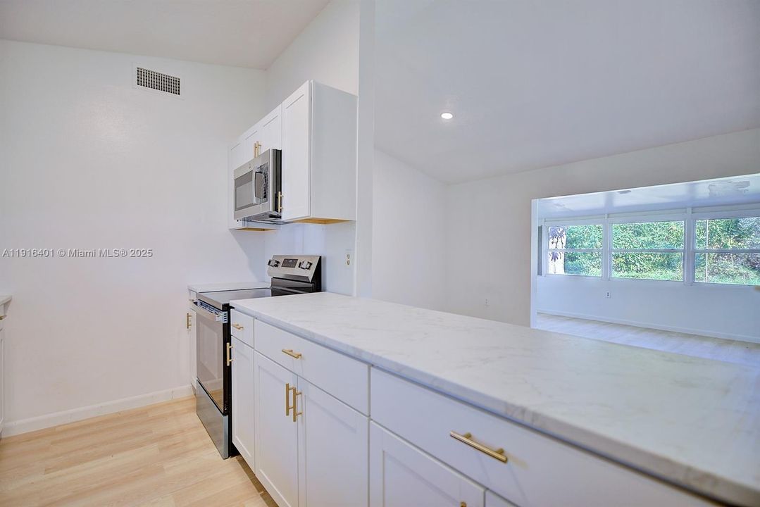 For Rent: $1,850 (3 beds, 2 baths, 1411 Square Feet)