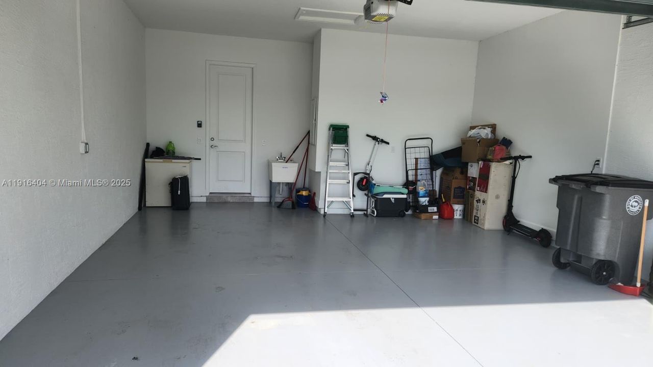 For Sale: $650,000 (3 beds, 2 baths, 1671 Square Feet)