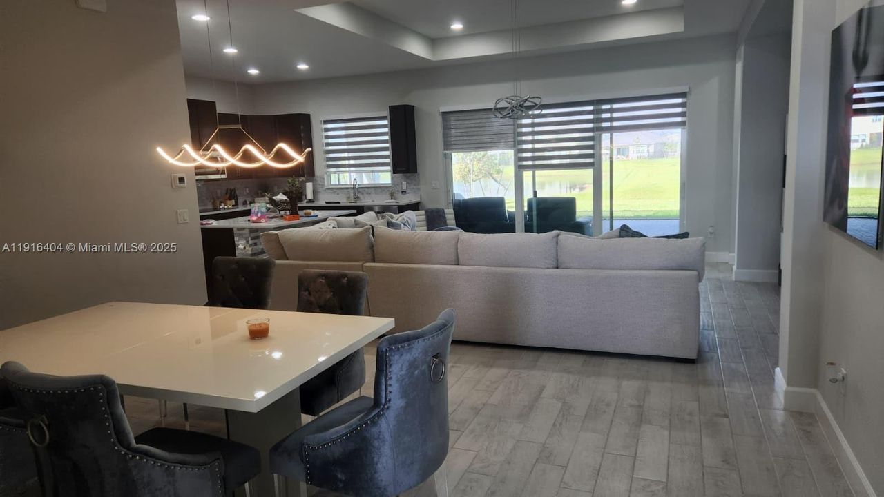 For Sale: $650,000 (3 beds, 2 baths, 1671 Square Feet)