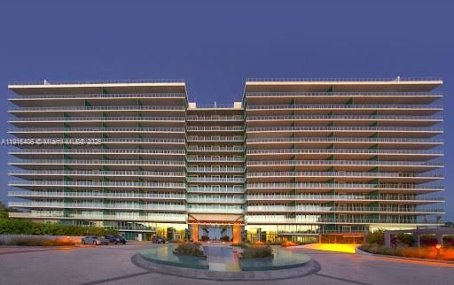 待售: $3,900,000 (2 贝兹, 3 浴室, 1727 平方英尺)