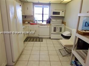 For Rent: $2,200 (1 beds, 1 baths, 1075 Square Feet)