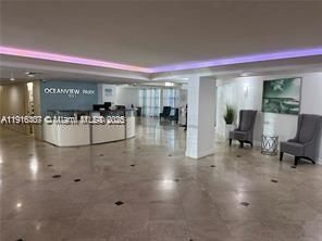 For Rent: $2,200 (1 beds, 1 baths, 1075 Square Feet)