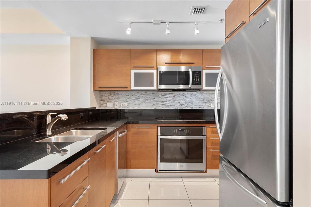 En Venta: $590,000 (2 camas, 2 baños, 1058 Pies cuadrados)