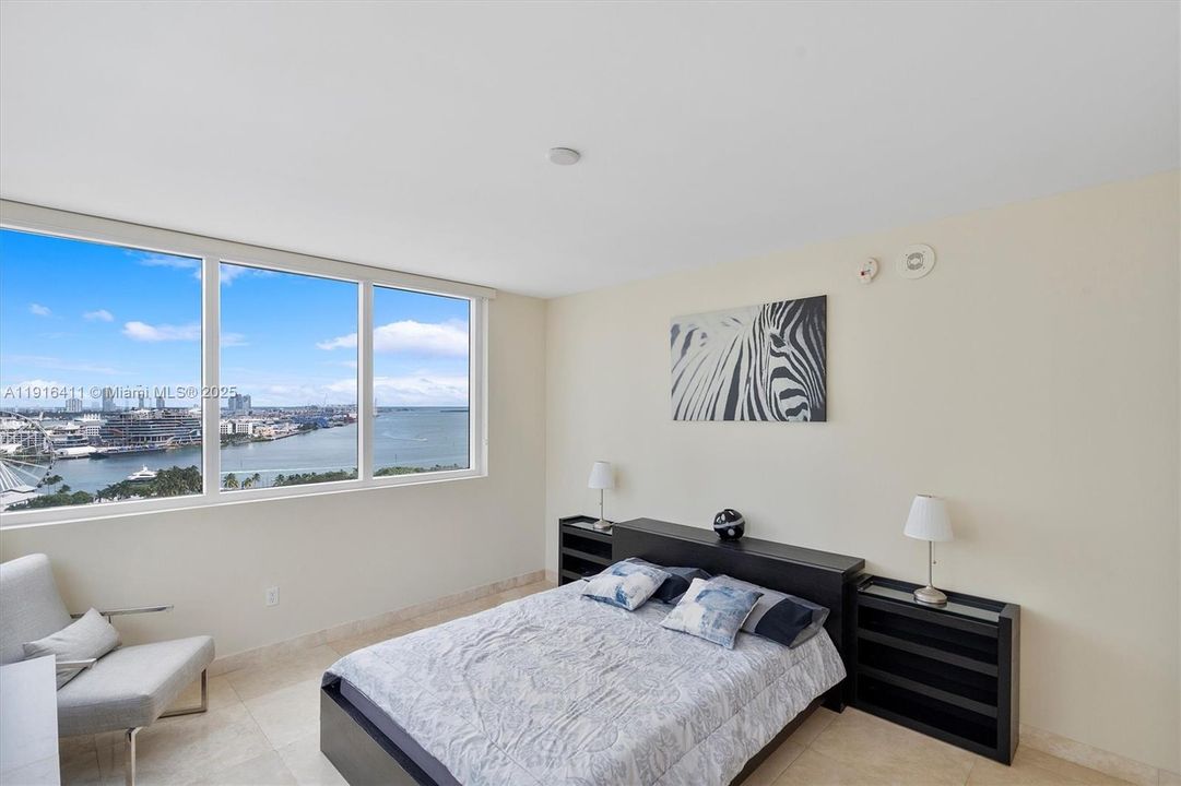 En Venta: $590,000 (2 camas, 2 baños, 1058 Pies cuadrados)