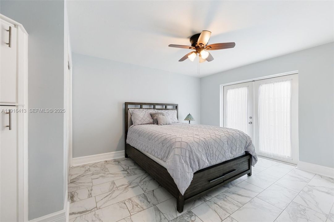 В аренду: $2,450 (2 спален, 1 ванн, 964 Квадратных фут)