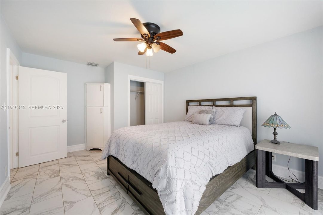 В аренду: $2,450 (2 спален, 1 ванн, 964 Квадратных фут)