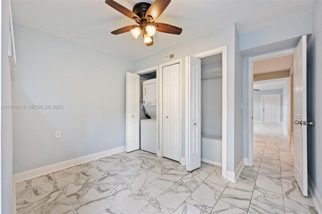 В аренду: $2,450 (2 спален, 1 ванн, 964 Квадратных фут)