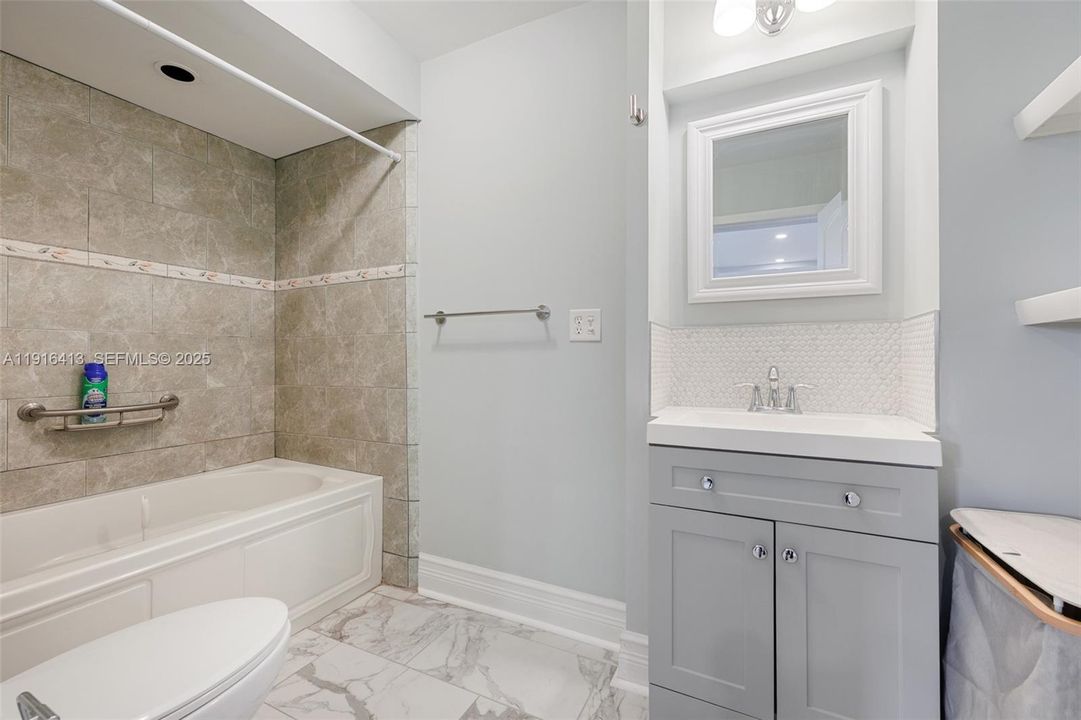 В аренду: $2,450 (2 спален, 1 ванн, 964 Квадратных фут)