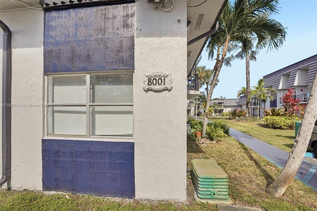 待售: $300,000 (3 贝兹, 2 浴室, 1090 平方英尺)