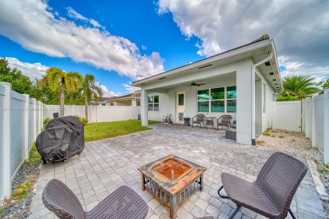 For Sale: $699,999 (4 beds, 3 baths, 2179 Square Feet)