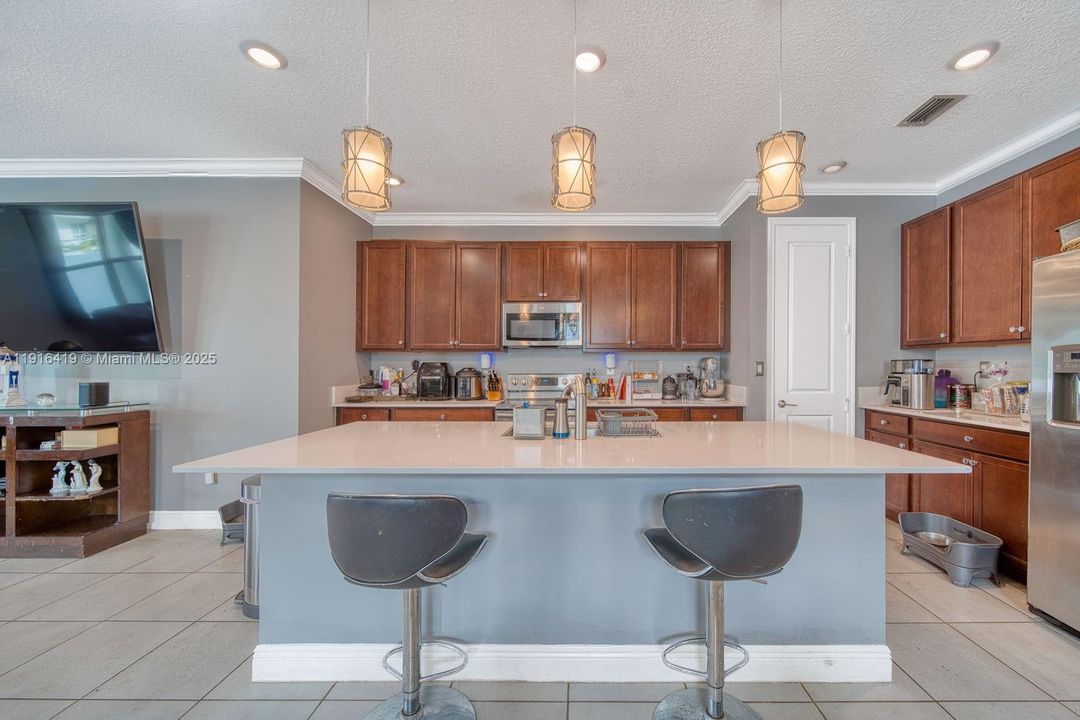 For Sale: $699,999 (4 beds, 3 baths, 2179 Square Feet)