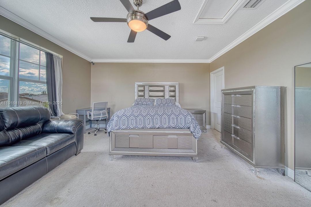 For Sale: $699,999 (4 beds, 3 baths, 2179 Square Feet)