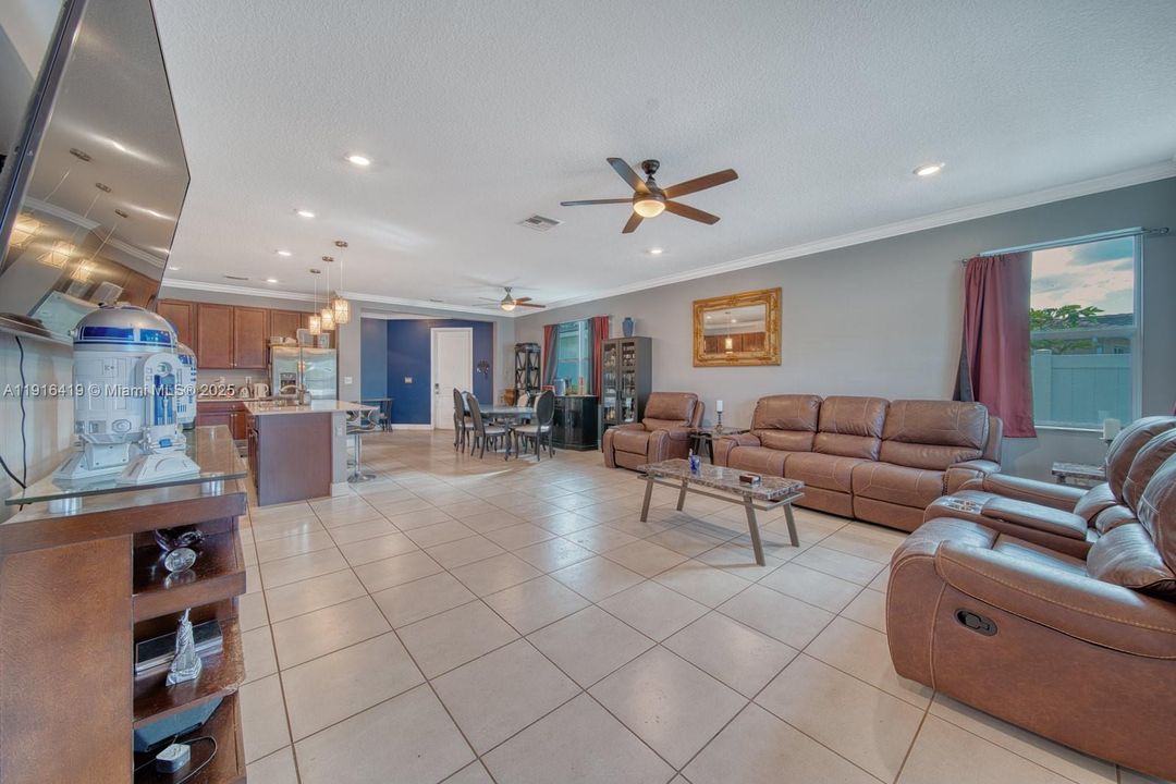 For Sale: $699,999 (4 beds, 3 baths, 2179 Square Feet)