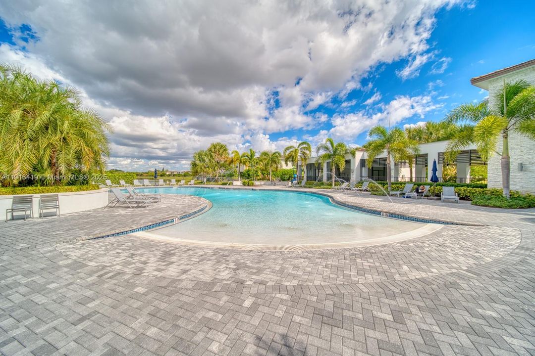 For Sale: $699,999 (4 beds, 3 baths, 2179 Square Feet)