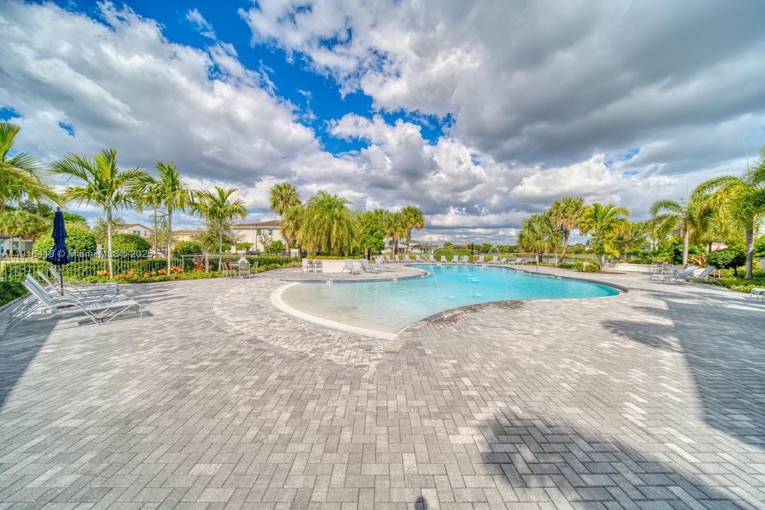 For Sale: $699,999 (4 beds, 3 baths, 2179 Square Feet)