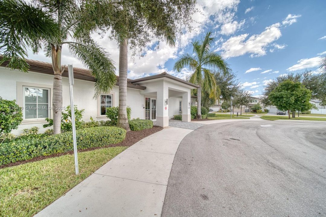 For Sale: $699,999 (4 beds, 3 baths, 2179 Square Feet)