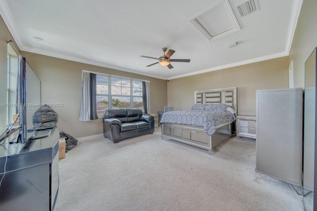 For Sale: $699,999 (4 beds, 3 baths, 2179 Square Feet)