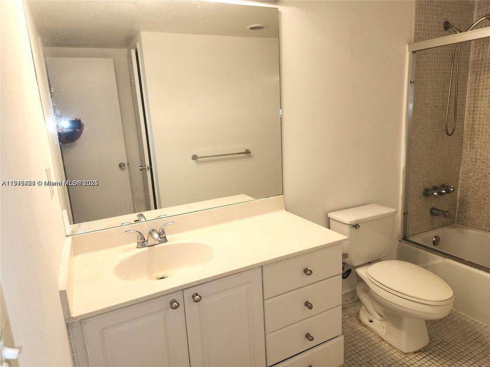 待售: $405,000 (1 贝兹, 1 浴室, 1005 平方英尺)