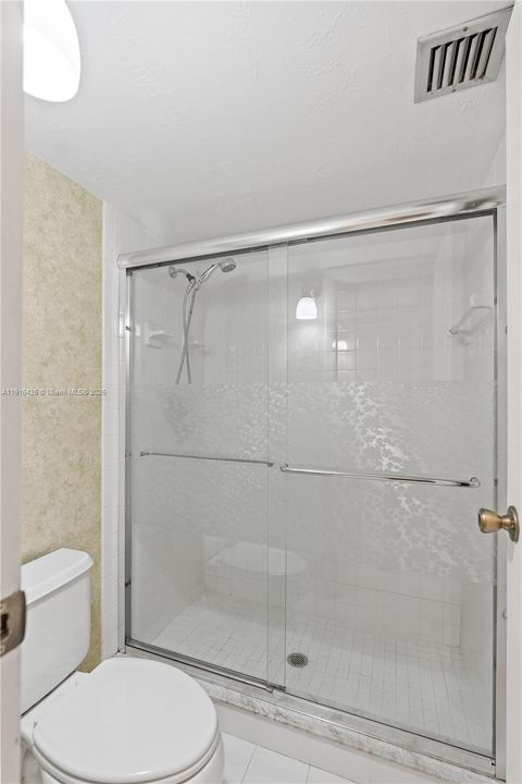 Под контрактом: $310,000 (2 спален, 2 ванн, 1756 Квадратных фут)