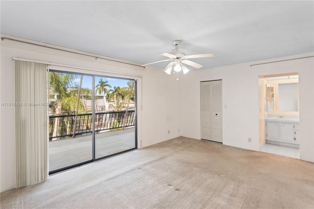 Под контрактом: $310,000 (2 спален, 2 ванн, 1756 Квадратных фут)