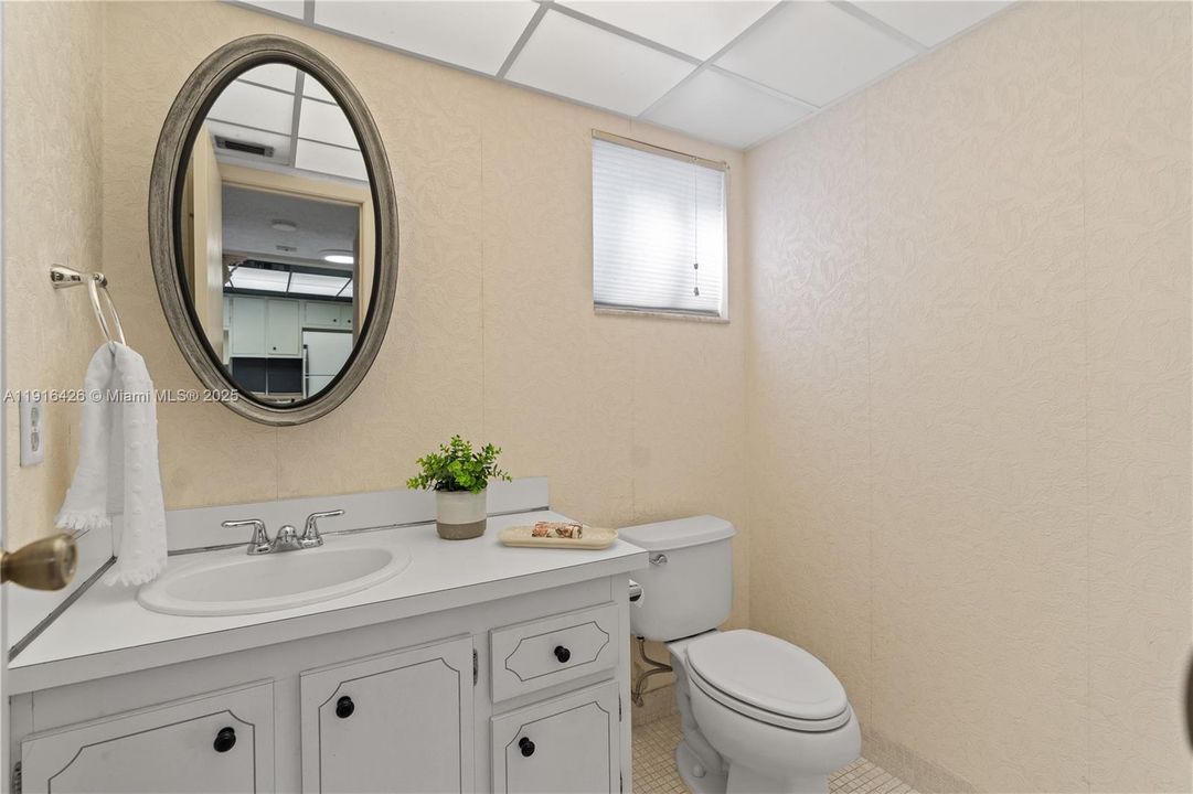 Под контрактом: $310,000 (2 спален, 2 ванн, 1756 Квадратных фут)