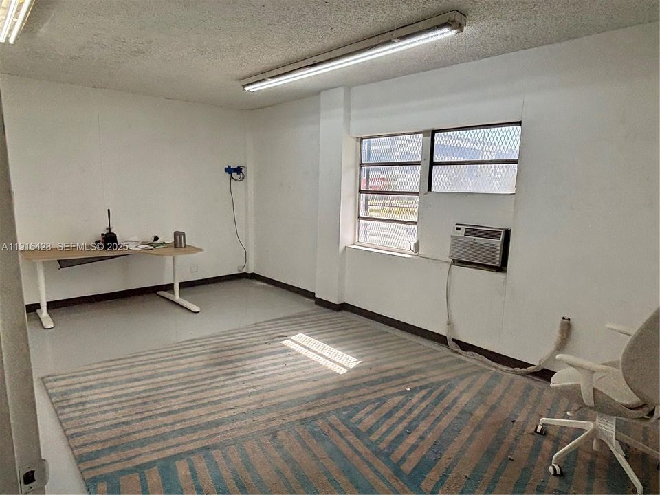 出租: $18 (0 贝兹, 0 浴室, 0 平方英尺)