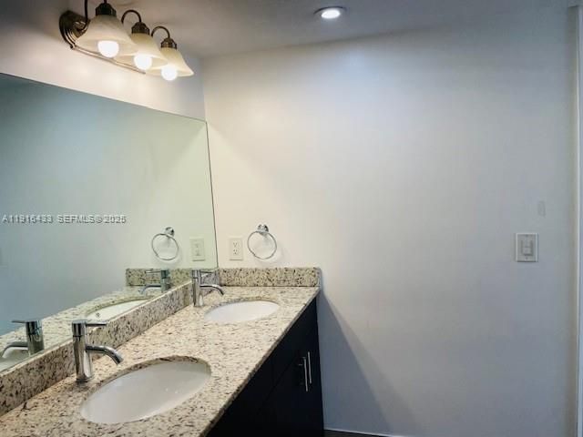 Recently Rented: $2,350 (2 beds, 2 baths, 866 Square Feet)