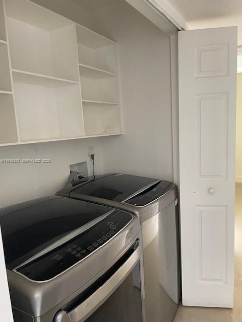 Recently Rented: $2,350 (2 beds, 2 baths, 866 Square Feet)