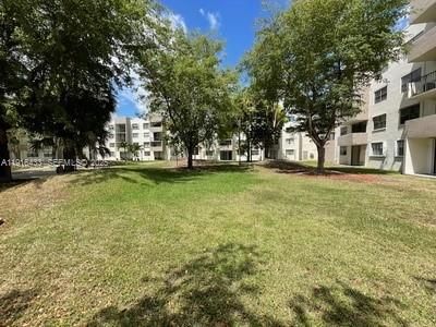 Recently Rented: $2,350 (2 beds, 2 baths, 866 Square Feet)