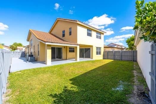 В аренду: $4,700 (4 спален, 3 ванн, 2378 Квадратных фут)