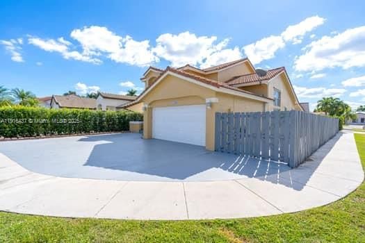 В аренду: $4,700 (4 спален, 3 ванн, 2378 Квадратных фут)