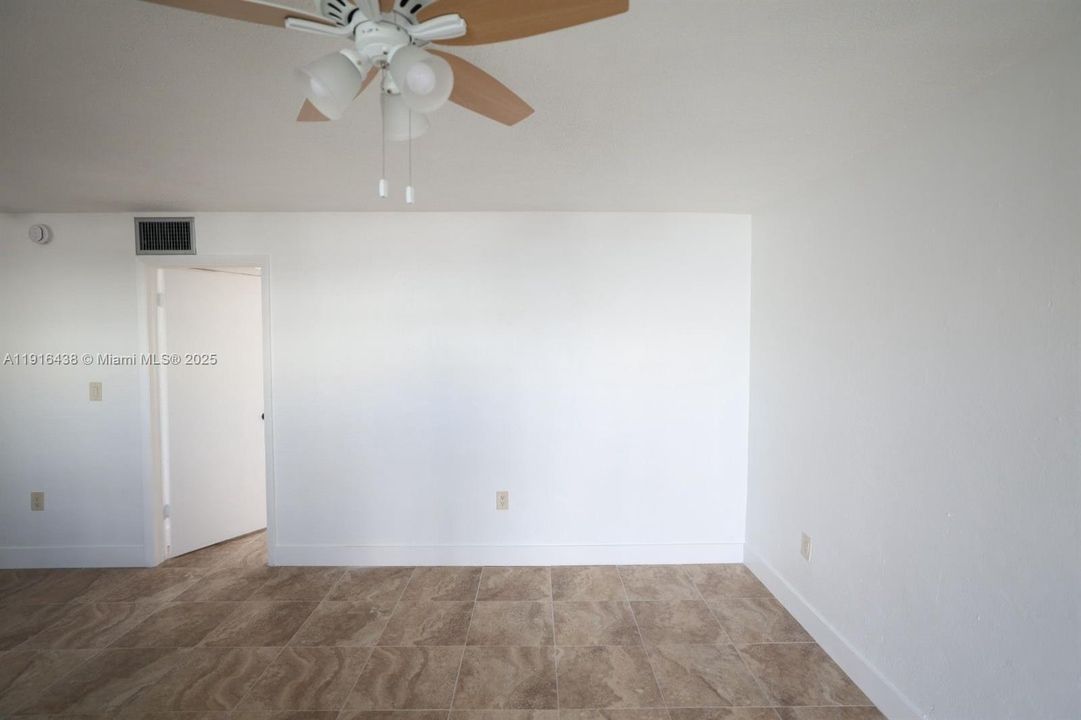 Active With Contract: $1,700 (1 beds, 1 baths, 0 Square Feet)